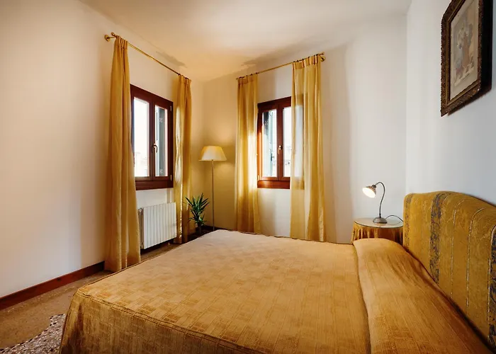 Casa Dei Pittori Venice s